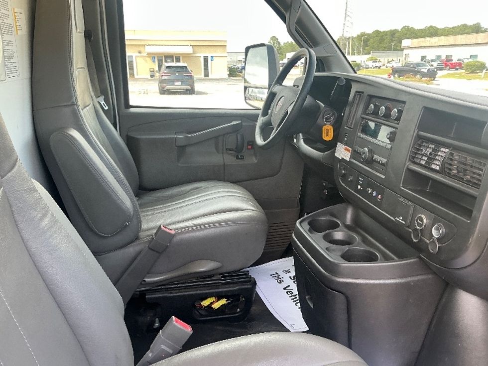 Light Duty Box Truck-Light and Medium Duty Trucks-GMC-2022-Savana G33903-Gulfport-MS-65,355\n\t\tmiles-$ 38,500 - Image 22