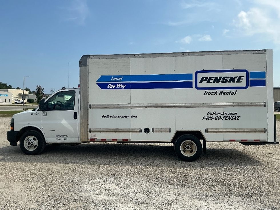 Light Duty Box Truck-Light and Medium Duty Trucks-GMC-2022-Savana G33903-Gulfport-MS-65,355\n\t\tmiles-$ 38,500 - Image 4