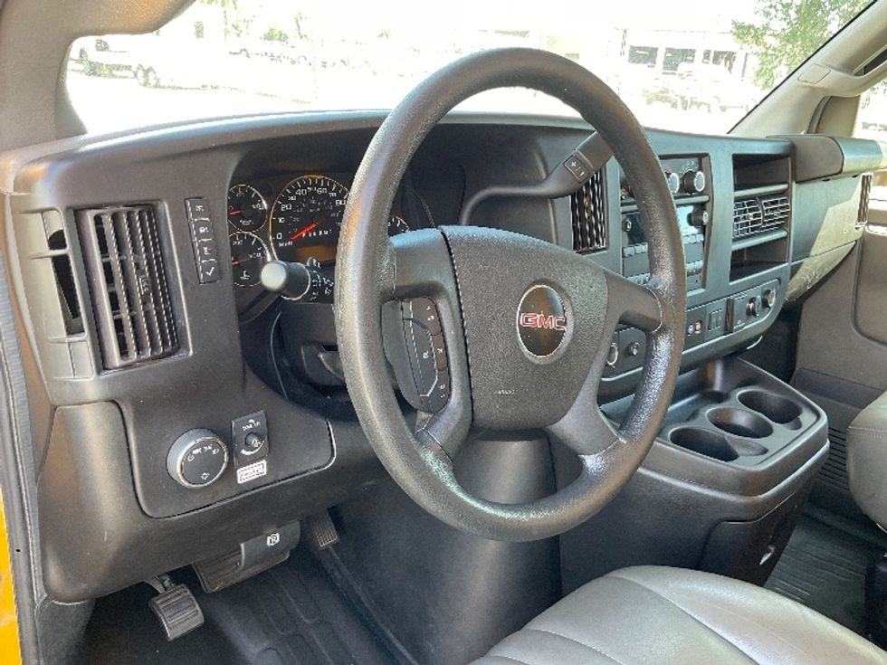 Light Duty Box Truck-Light and Medium Duty Trucks-GMC-2022-Savana G33903-Harahan-LA-100,413\n\t\tmiles-$ 28,750 - Image 16