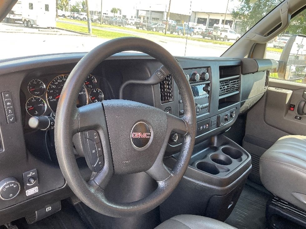 Light Duty Box Truck-Light and Medium Duty Trucks-GMC-2022-Savana G33903-Harahan-LA-100,413\n\t\tmiles-$ 28,750 - Image 17