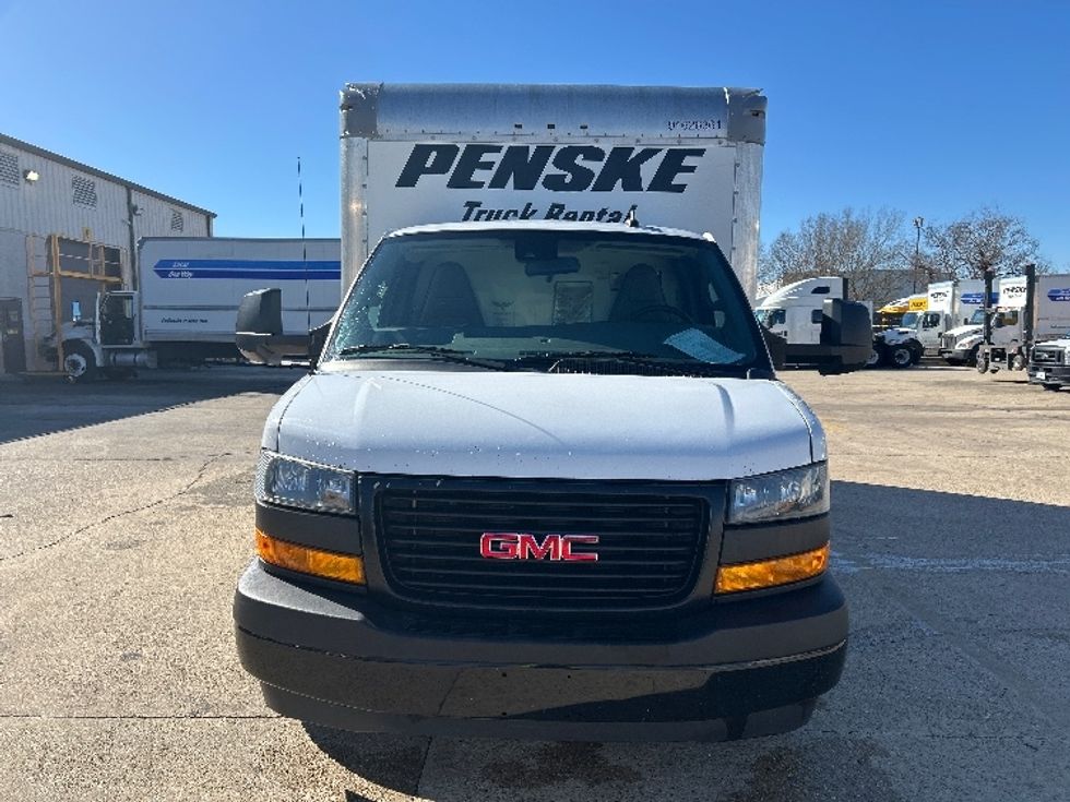 Light Duty Box Truck-Light and Medium Duty Trucks-GMC-2022-Savana G33903-Harahan-LA-103,747\n\t\tmiles-$ 31,250 - Image 2