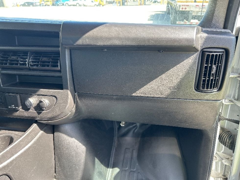 Light Duty Box Truck-Light and Medium Duty Trucks-GMC-2022-Savana G33903-Harahan-LA-78,855\n\t\tmiles-$ 33,750 - Image 19