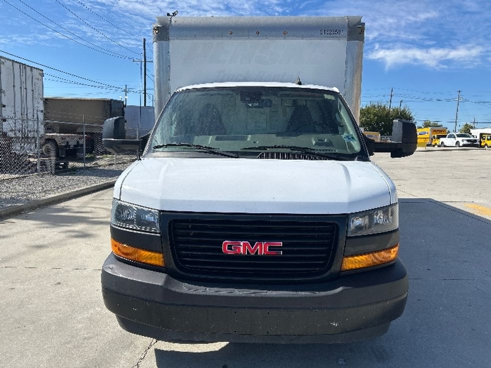 Light Duty Box Truck-Light and Medium Duty Trucks-GMC-2022-Savana G33903-Harahan-LA-78,855\n\t\tmiles-$ 33,750 - Image 2