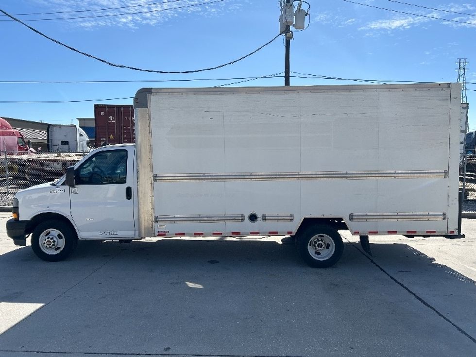 Light Duty Box Truck-Light and Medium Duty Trucks-GMC-2022-Savana G33903-Harahan-LA-78,855\n\t\tmiles-$ 33,750 - Image 4