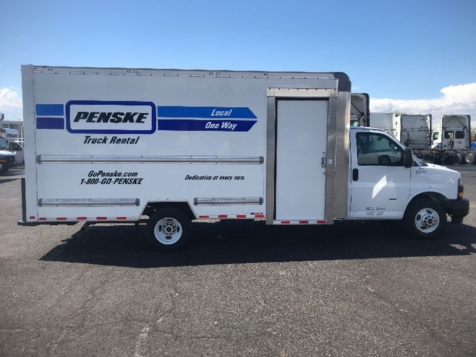 Light Duty Box Truck-Light and Medium Duty Trucks-GMC-2022-Savana G33903-Harrisburg-PA-29,715\n\t\tmiles-$ 42,500 - Image 15
