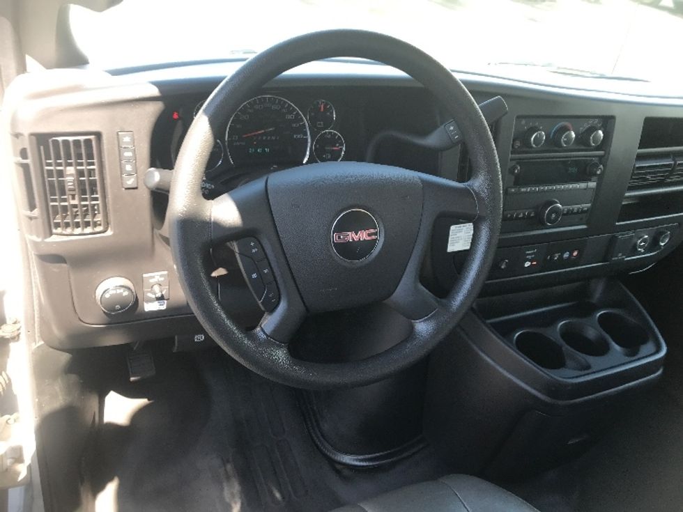 Light Duty Box Truck-Light and Medium Duty Trucks-GMC-2022-Savana G33903-Harrisburg-PA-29,715\n\t\tmiles-$ 42,500 - Image 17