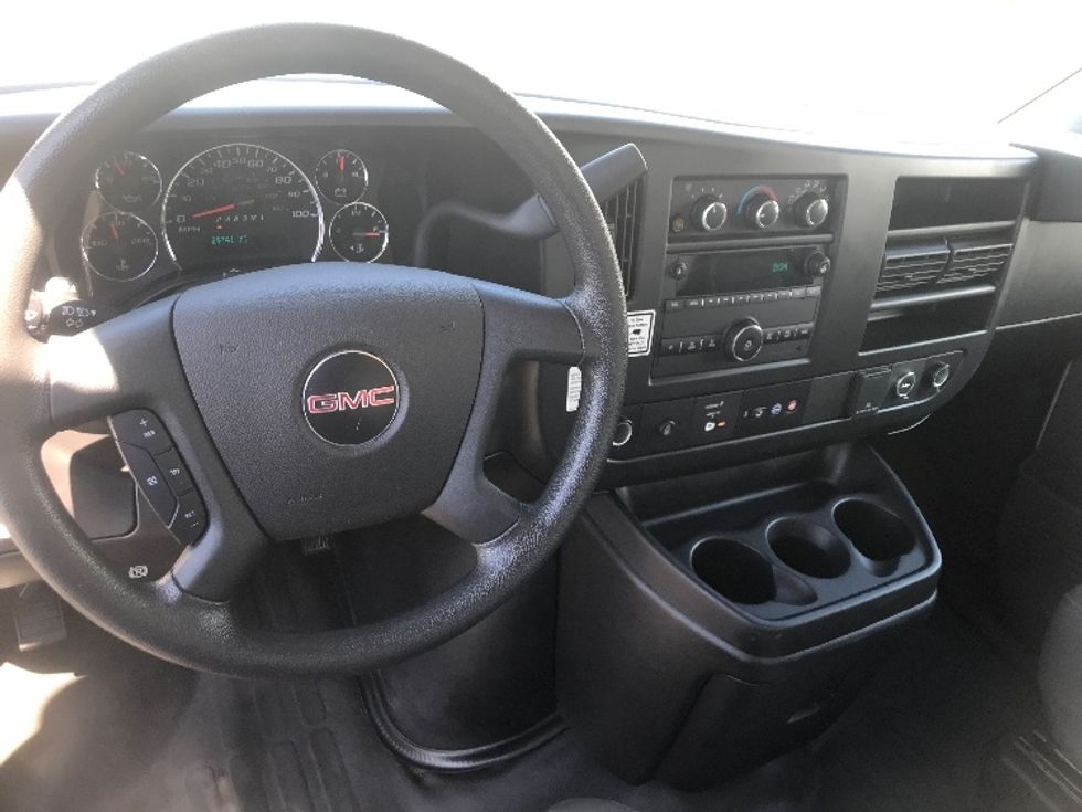 Light Duty Box Truck-Light and Medium Duty Trucks-GMC-2022-Savana G33903-Harrisburg-PA-29,715\n\t\tmiles-$ 42,500 - Image 18