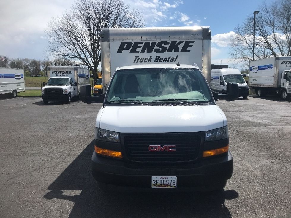 Light Duty Box Truck-Light and Medium Duty Trucks-GMC-2022-Savana G33903-Harrisburg-PA-29,715\n\t\tmiles-$ 42,500 - Image 2