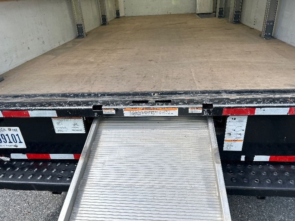 Light Duty Box Truck-Light and Medium Duty Trucks-GMC-2022-Savana G33903-Harrisburg-PA-30,256\n\t\tmiles-$ 41,500 - Image 10