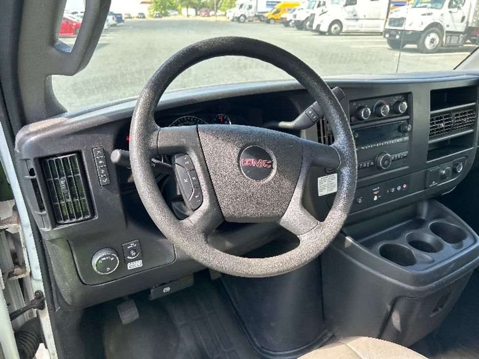 Light Duty Box Truck-Light and Medium Duty Trucks-GMC-2022-Savana G33903-Harrisburg-PA-30,256\n\t\tmiles-$ 41,500 - Image 17