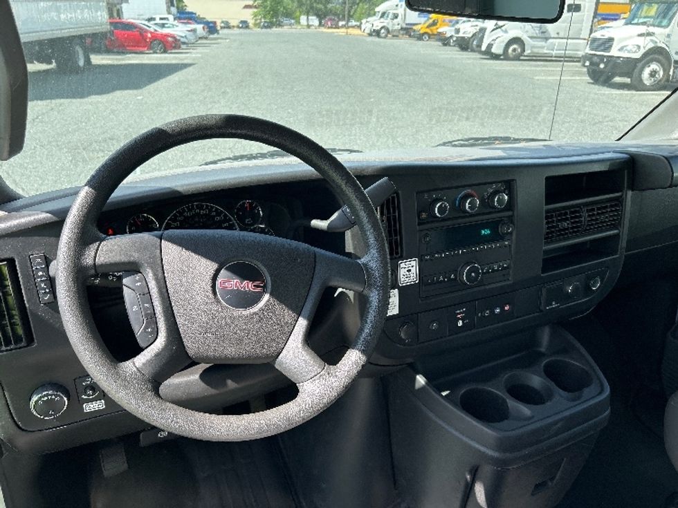Light Duty Box Truck-Light and Medium Duty Trucks-GMC-2022-Savana G33903-Harrisburg-PA-30,256\n\t\tmiles-$ 41,500 - Image 18
