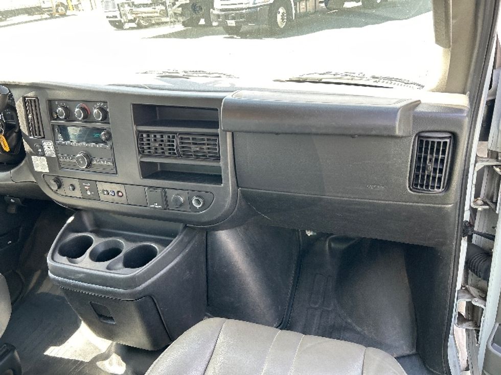 Light Duty Box Truck-Light and Medium Duty Trucks-GMC-2022-Savana G33903-Harrisburg-PA-30,256\n\t\tmiles-$ 41,500 - Image 21