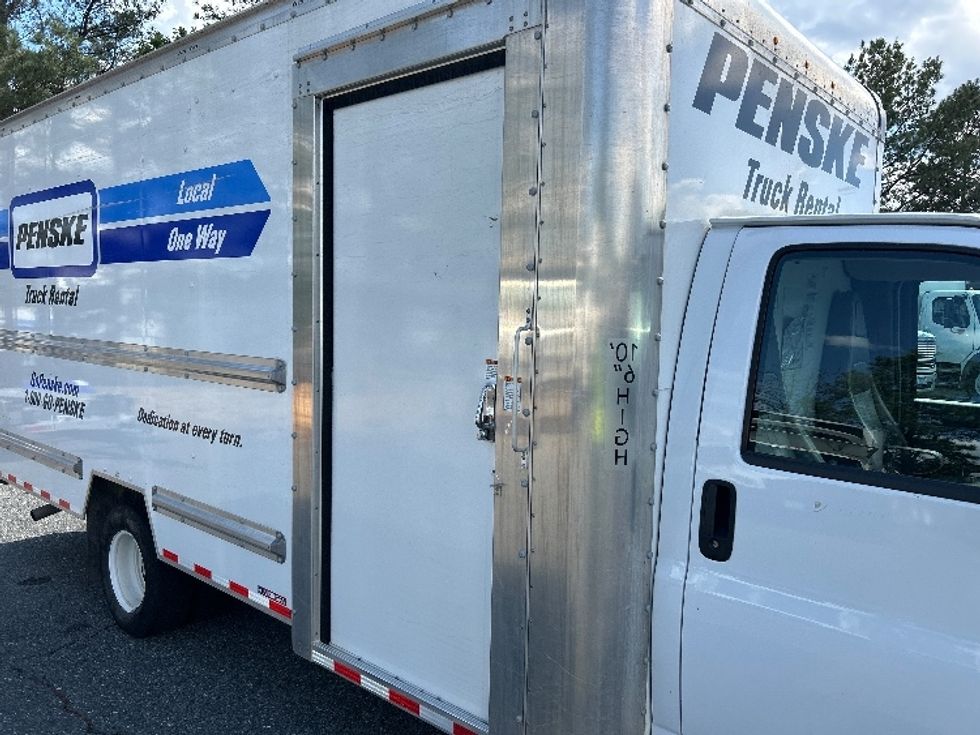 Light Duty Box Truck-Light and Medium Duty Trucks-GMC-2022-Savana G33903-Harrisburg-PA-30,256\n\t\tmiles-$ 41,500 - Image 26