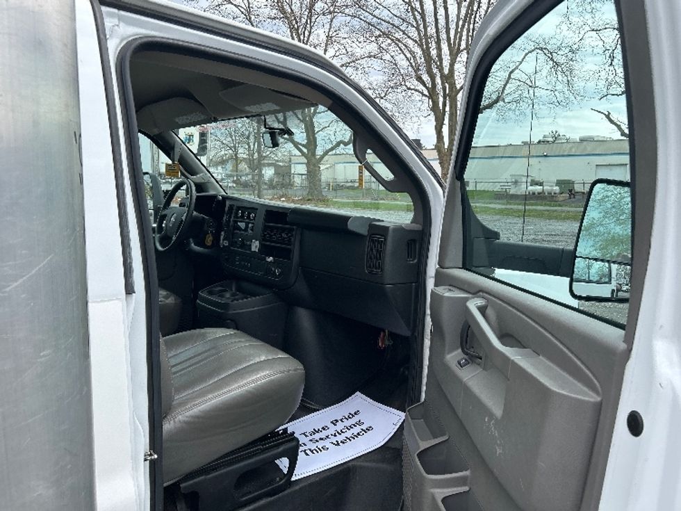 Light Duty Box Truck-Light and Medium Duty Trucks-GMC-2022-Savana G33903-Harrisburg-PA-39,097\n\t\tmiles-$ 41,500 - Image 20