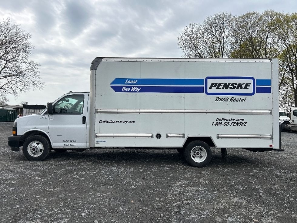 2022 Gmc Savana 3500 Cutaway photo 4