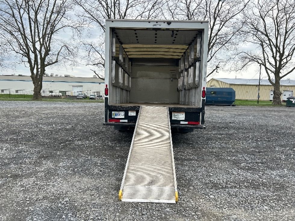 Light Duty Box Truck-Light and Medium Duty Trucks-GMC-2022-Savana G33903-Harrisburg-PA-39,097\n\t\tmiles-$ 41,500 - Image 9