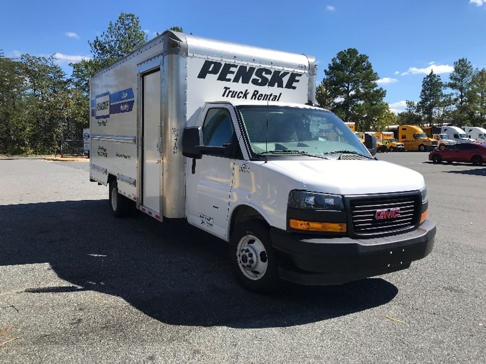 Light Duty Box Truck-Light and Medium Duty Trucks-GMC-2022-Savana G33903-Harrisburg-PA-41,493\n\t\tmiles-$ 40,250 - Image 1