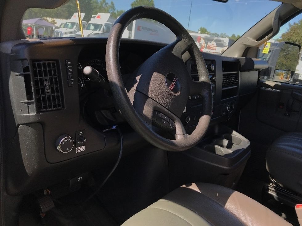 Light Duty Box Truck-Light and Medium Duty Trucks-GMC-2022-Savana G33903-Harrisburg-PA-41,493\n\t\tmiles-$ 40,250 - Image 17