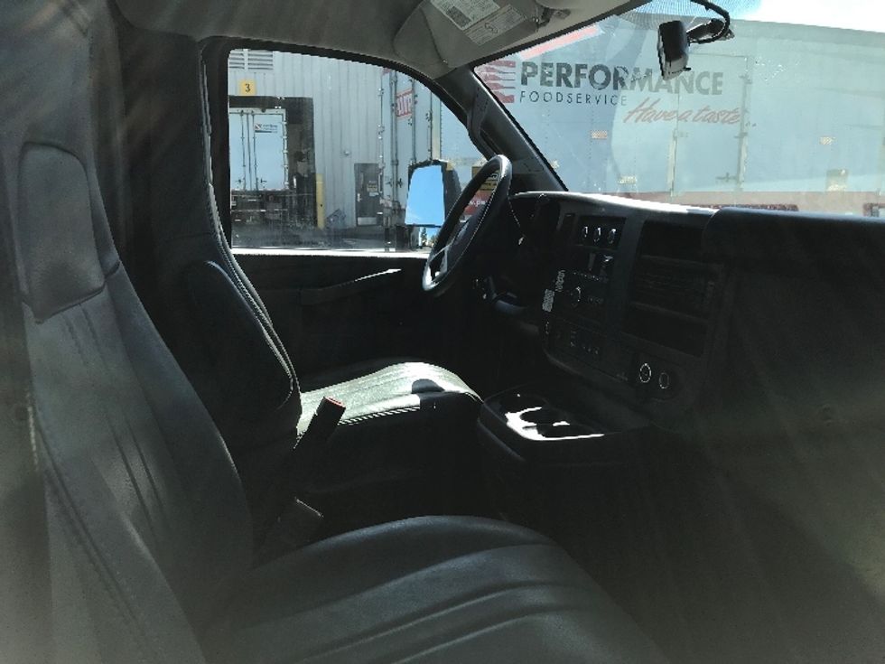 Light Duty Box Truck-Light and Medium Duty Trucks-GMC-2022-Savana G33903-Harrisburg-PA-41,493\n\t\tmiles-$ 40,250 - Image 22