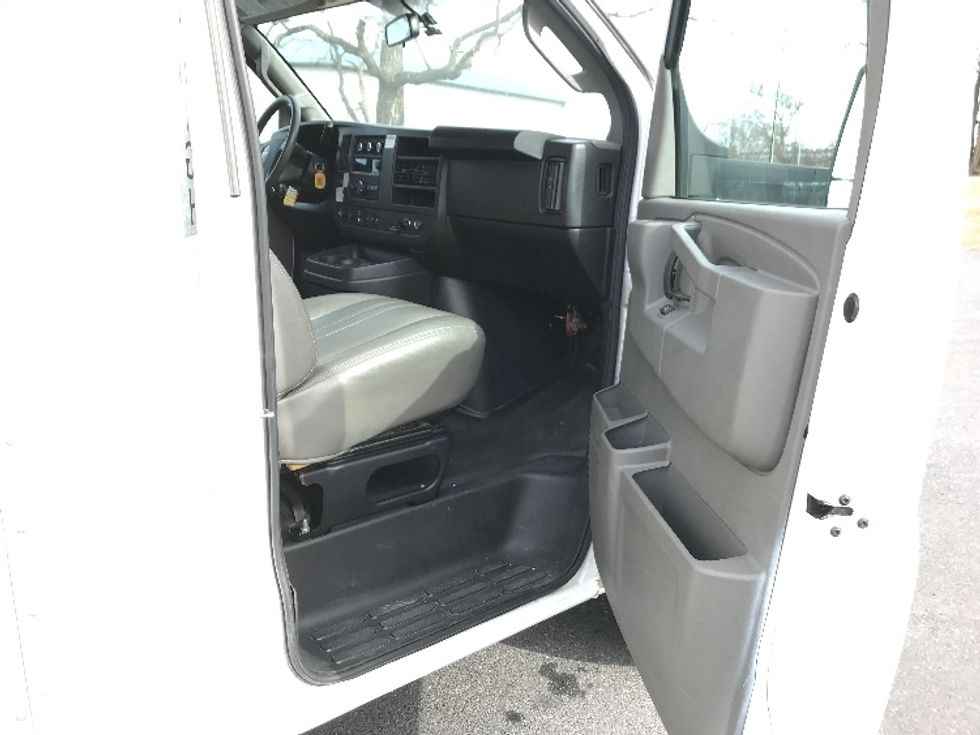 Light Duty Box Truck-Light and Medium Duty Trucks-GMC-2022-Savana G33903-Harrisonburg-VA-44,877\n\t\tmiles-$ 43,750 - Image 19