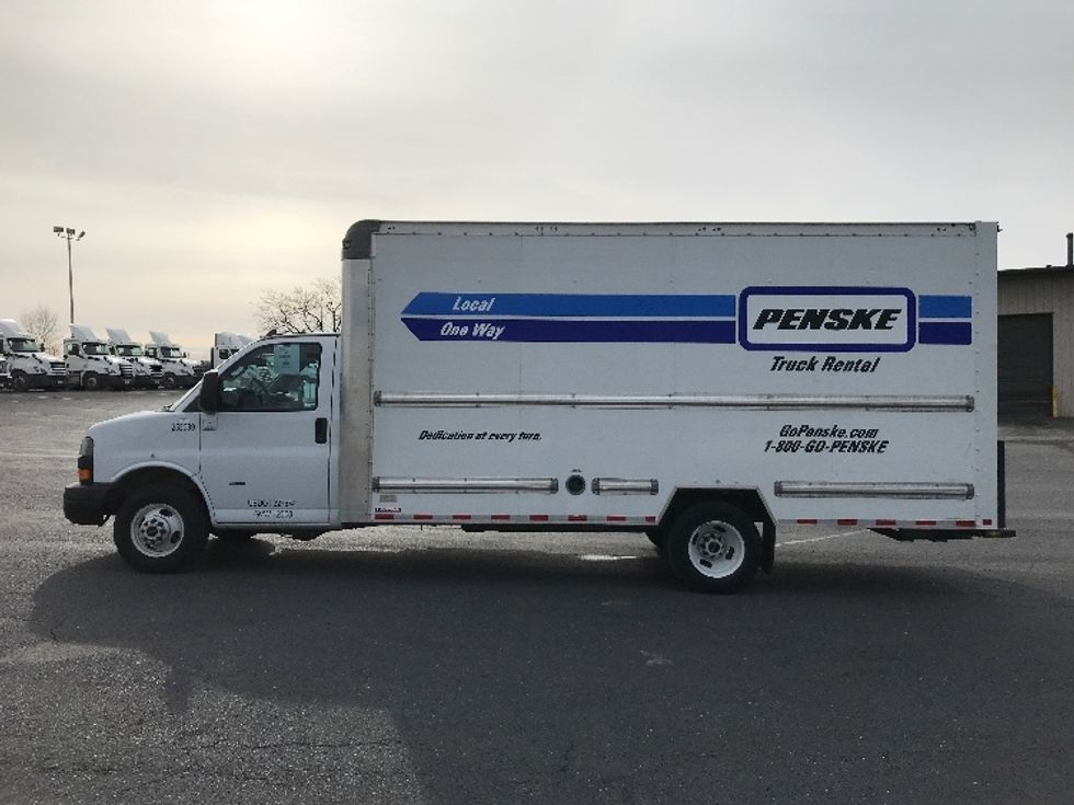 Light Duty Box Truck-Light and Medium Duty Trucks-GMC-2022-Savana G33903-Harrisonburg-VA-44,877\n\t\tmiles-$ 43,750 - Image 4