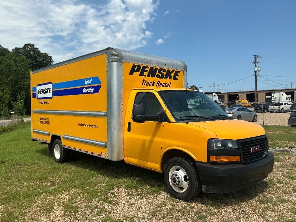 Light Duty Box Truck-Light and Medium Duty Trucks-GMC-2022-Savana G33903-Hattiesburg-MS-118,592\n\t\tmiles-$ 25,750 - Image 1