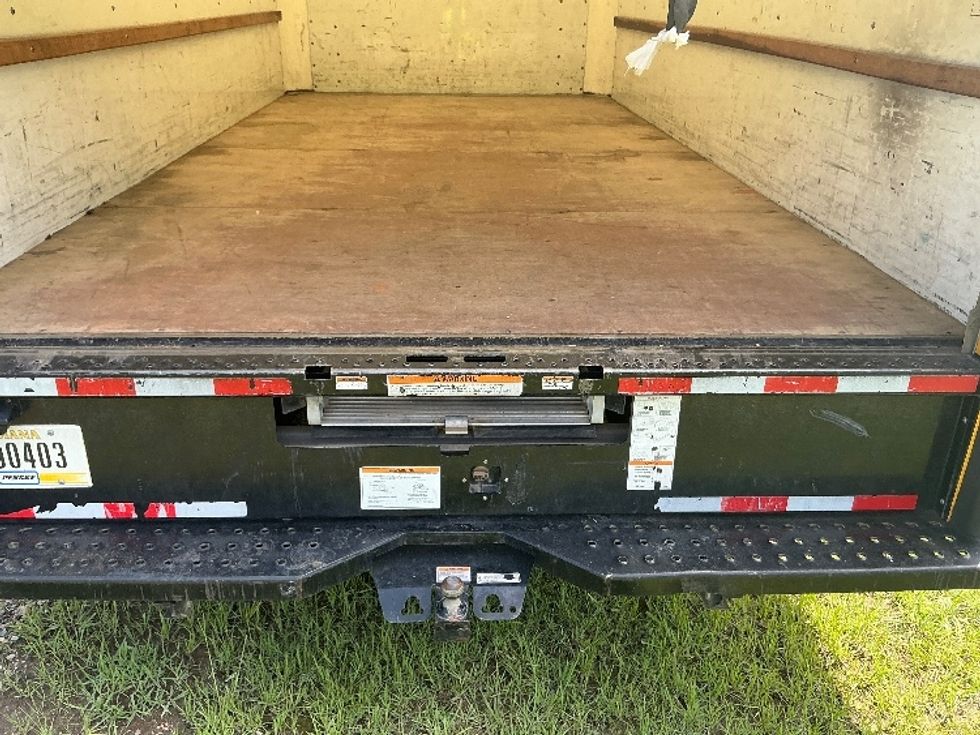 Light Duty Box Truck-Light and Medium Duty Trucks-GMC-2022-Savana G33903-Hattiesburg-MS-118,592\n\t\tmiles-$ 25,750 - Image 10