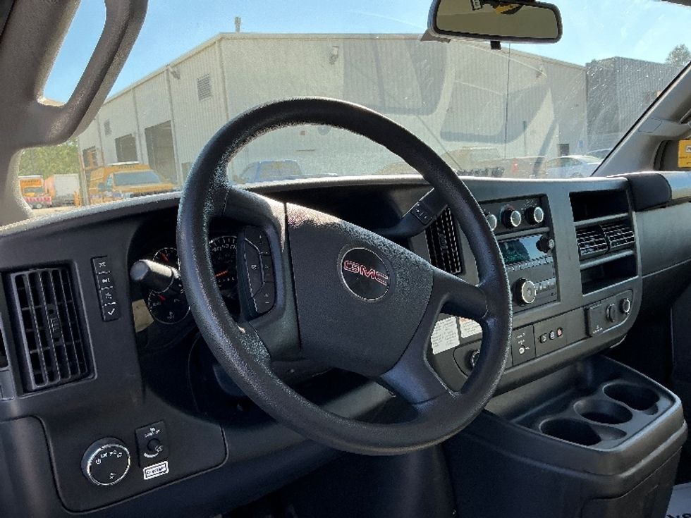 Light Duty Box Truck-Light and Medium Duty Trucks-GMC-2022-Savana G33903-Hattiesburg-MS-49,700\n\t\tmiles-$ 41,250 - Image 17