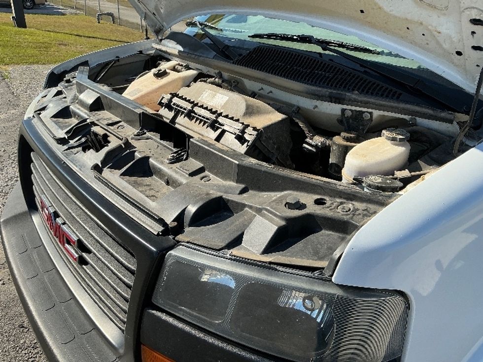 Light Duty Box Truck-Light and Medium Duty Trucks-GMC-2022-Savana G33903-Hattiesburg-MS-49,700\n\t\tmiles-$ 41,250 - Image 24