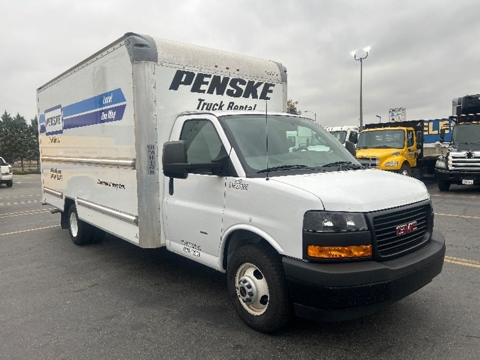 Light Duty Box Truck-Light and Medium Duty Trucks-GMC-2022-Savana G33903-Hayward-CA-93,403\n\t\tmiles-$ 30,250 - Image 1