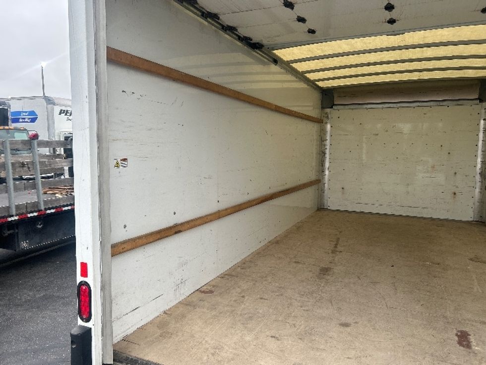 Light Duty Box Truck-Light and Medium Duty Trucks-GMC-2022-Savana G33903-Hayward-CA-93,403\n\t\tmiles-$ 30,250 - Image 11