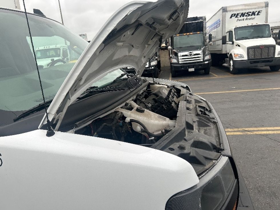 Light Duty Box Truck-Light and Medium Duty Trucks-GMC-2022-Savana G33903-Hayward-CA-93,403\n\t\tmiles-$ 30,250 - Image 23