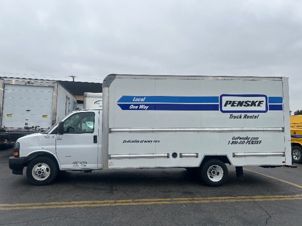 Light Duty Box Truck-Light and Medium Duty Trucks-GMC-2022-Savana G33903-Hayward-CA-93,403\n\t\tmiles-$ 30,250 - Image 4