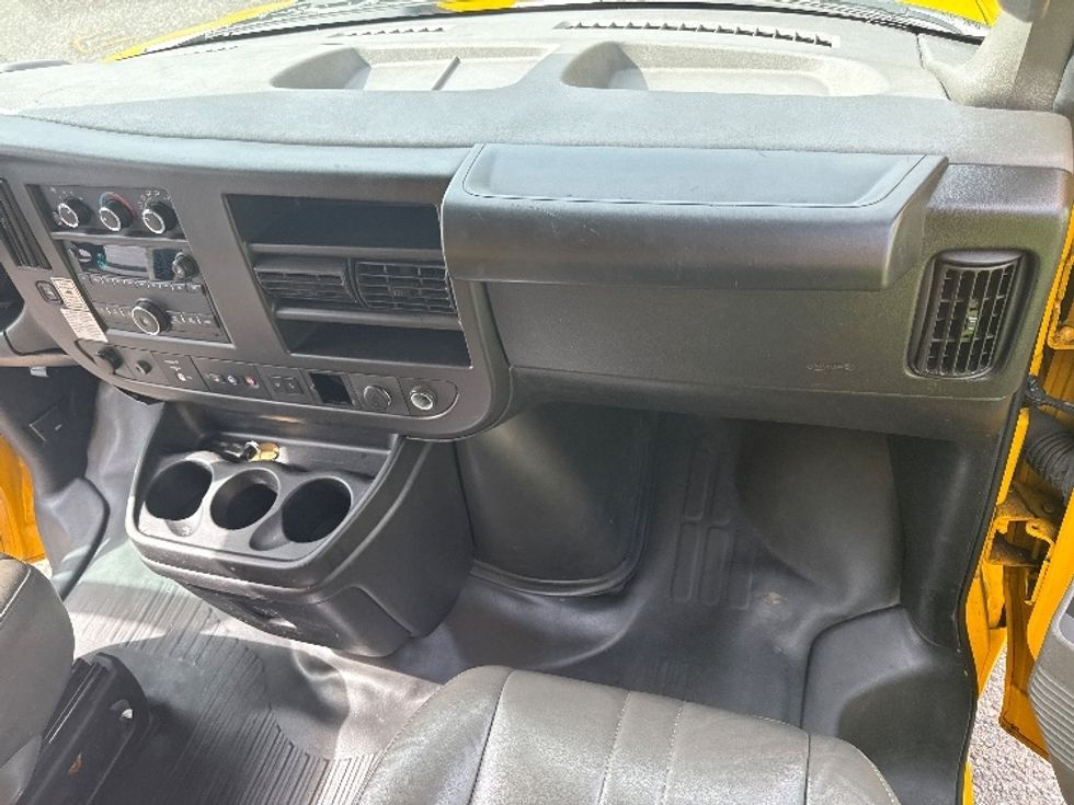Light Duty Box Truck-Light and Medium Duty Trucks-GMC-2022-Savana G33903-Homewood-AL-100,803\n\t\tmiles-$ 27,250 - Image 21