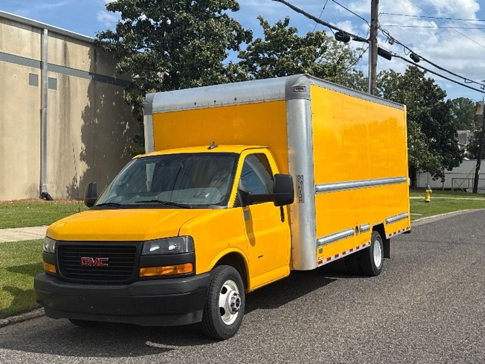 Light Duty Box Truck-Light and Medium Duty Trucks-GMC-2022-Savana G33903-Homewood-AL-100,803\n\t\tmiles-$ 27,250 - Image 3