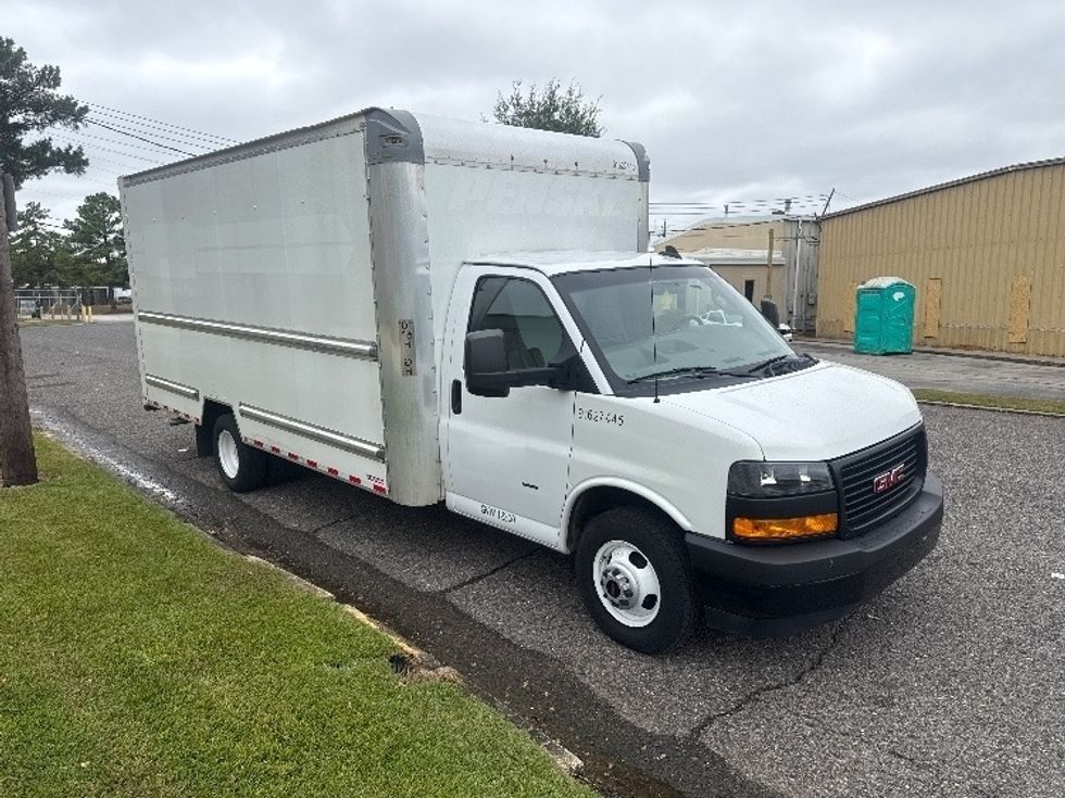 Light Duty Box Truck-Light and Medium Duty Trucks-GMC-2022-Savana G33903-Homewood-AL-104,579\n\t\tmiles-$ 32,750 - Image 1