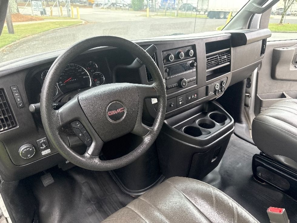 Light Duty Box Truck-Light and Medium Duty Trucks-GMC-2022-Savana G33903-Homewood-AL-104,579\n\t\tmiles-$ 32,750 - Image 17
