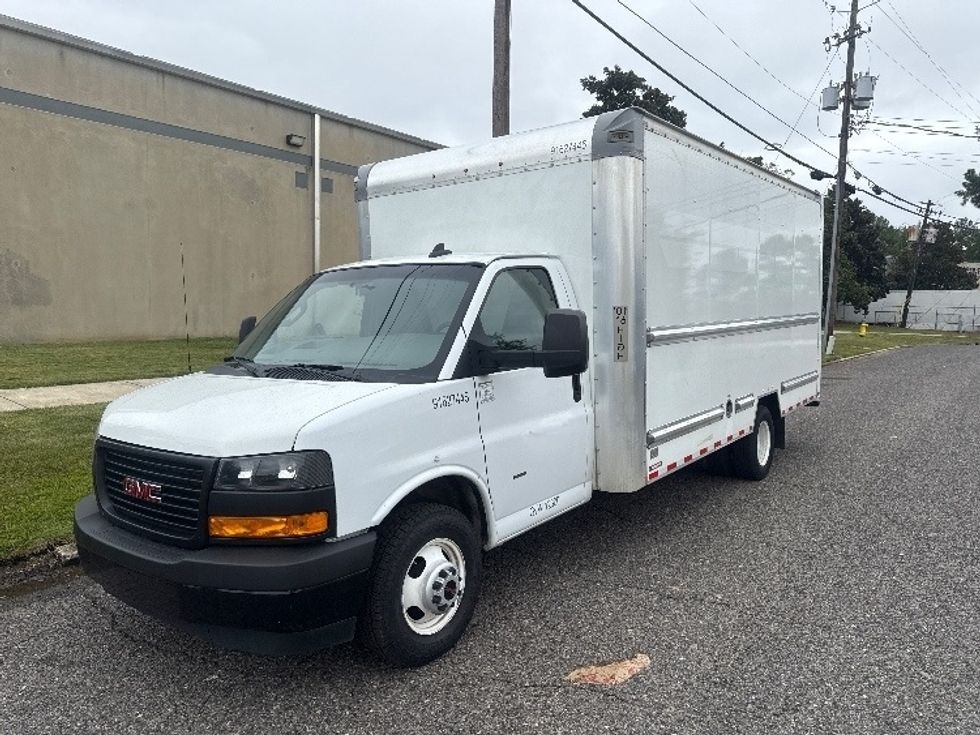 Light Duty Box Truck-Light and Medium Duty Trucks-GMC-2022-Savana G33903-Homewood-AL-104,579\n\t\tmiles-$ 32,750 - Image 3