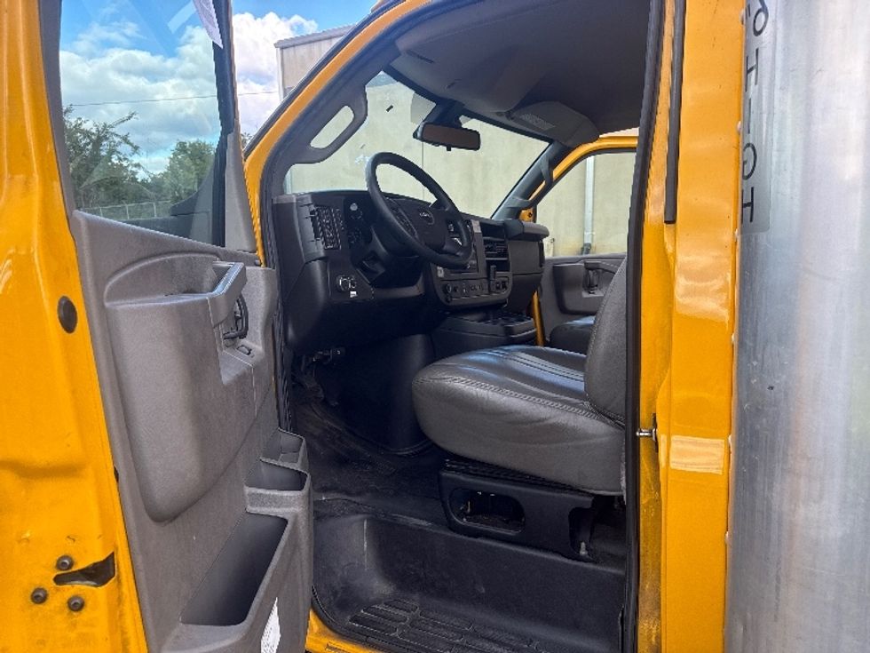 Light Duty Box Truck-Light and Medium Duty Trucks-GMC-2022-Savana G33903-Homewood-AL-129,194\n\t\tmiles-$ 24,750 - Image 16