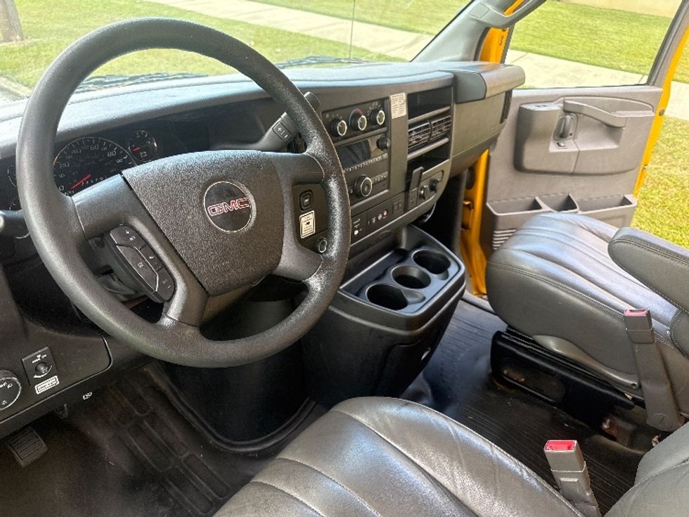 Light Duty Box Truck-Light and Medium Duty Trucks-GMC-2022-Savana G33903-Homewood-AL-129,194\n\t\tmiles-$ 24,750 - Image 17