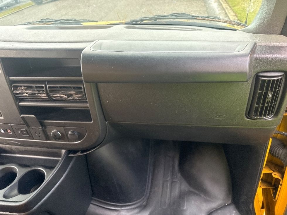 Light Duty Box Truck-Light and Medium Duty Trucks-GMC-2022-Savana G33903-Homewood-AL-129,194\n\t\tmiles-$ 24,750 - Image 21