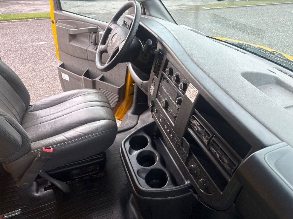 Light Duty Box Truck-Light and Medium Duty Trucks-GMC-2022-Savana G33903-Homewood-AL-129,194\n\t\tmiles-$ 24,750 - Image 22