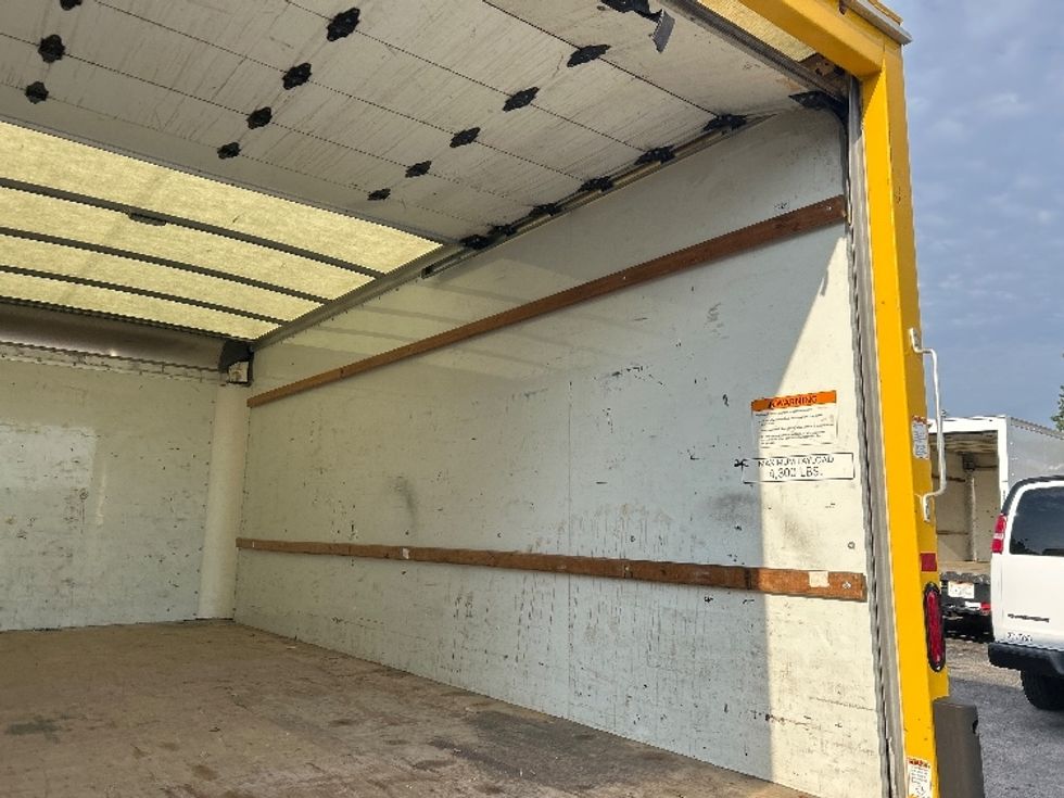 Light Duty Box Truck-Light and Medium Duty Trucks-GMC-2022-Savana G33903-Homewood-AL-86,297\n\t\tmiles-$ 30,500 - Image 12