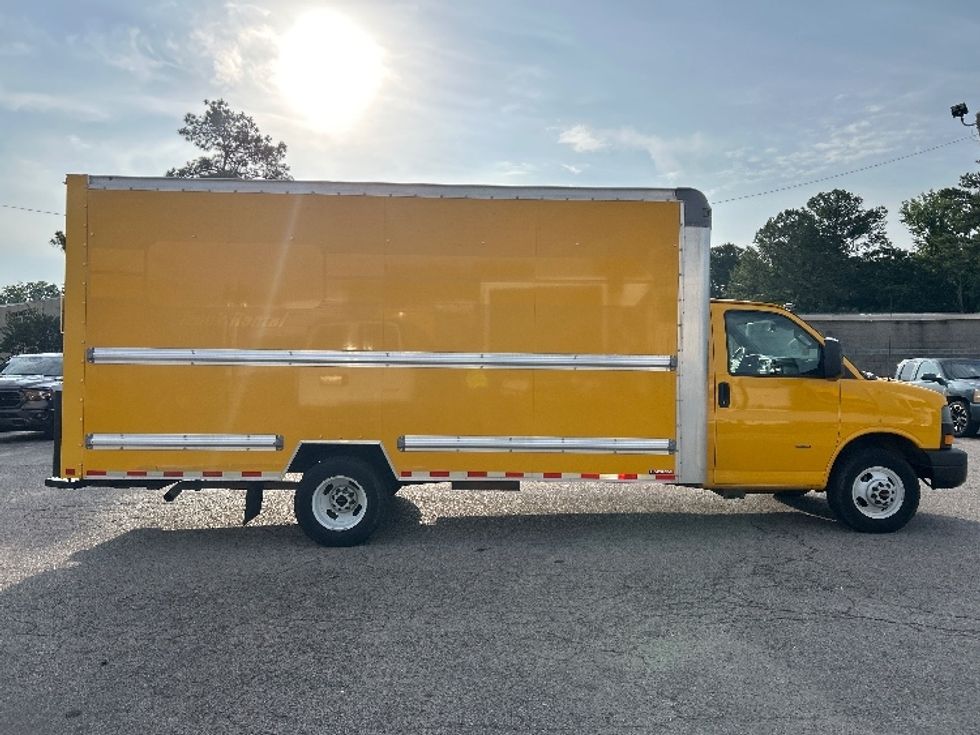 Light Duty Box Truck-Light and Medium Duty Trucks-GMC-2022-Savana G33903-Homewood-AL-86,297\n\t\tmiles-$ 30,500 - Image 15