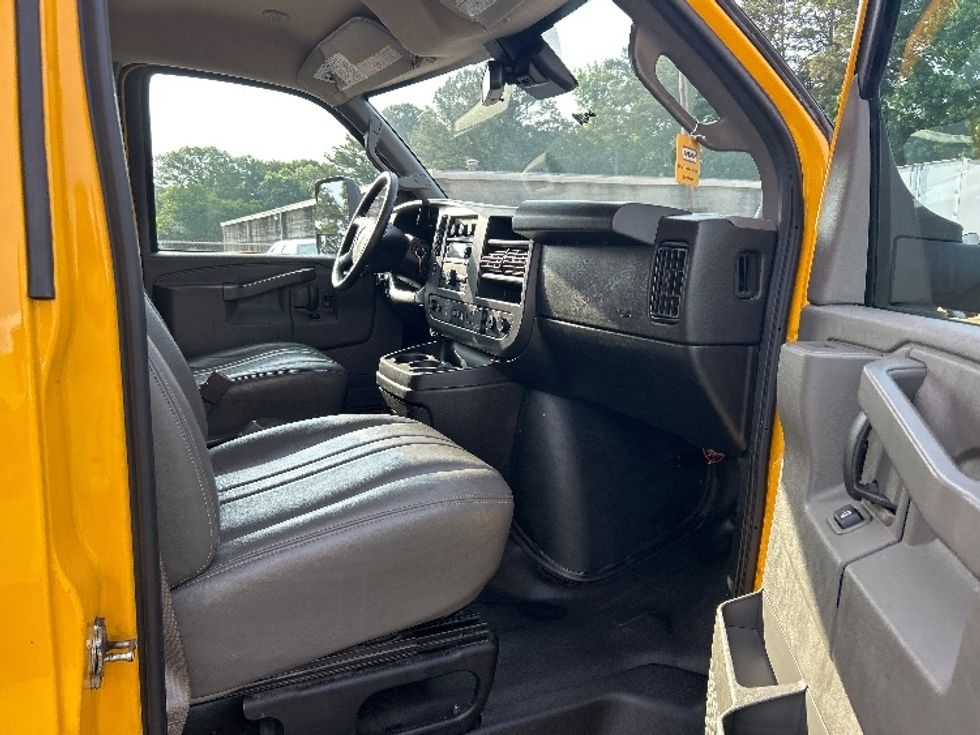 Light Duty Box Truck-Light and Medium Duty Trucks-GMC-2022-Savana G33903-Homewood-AL-86,297\n\t\tmiles-$ 30,500 - Image 20