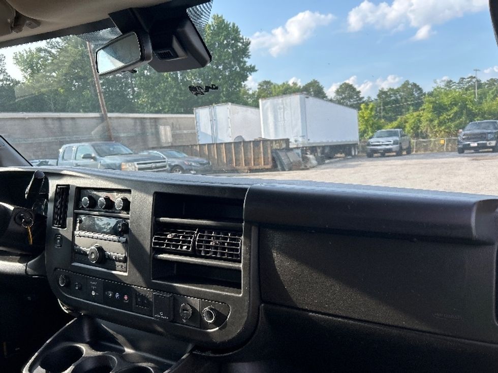 Light Duty Box Truck-Light and Medium Duty Trucks-GMC-2022-Savana G33903-Homewood-AL-86,297\n\t\tmiles-$ 30,500 - Image 21