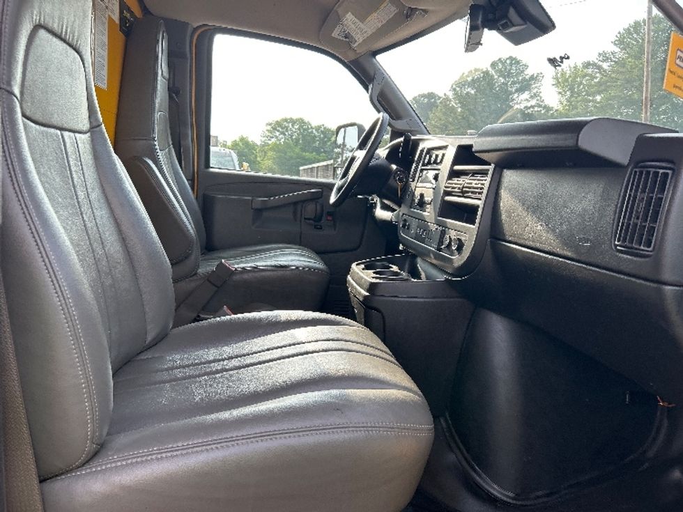 Light Duty Box Truck-Light and Medium Duty Trucks-GMC-2022-Savana G33903-Homewood-AL-86,297\n\t\tmiles-$ 30,500 - Image 22