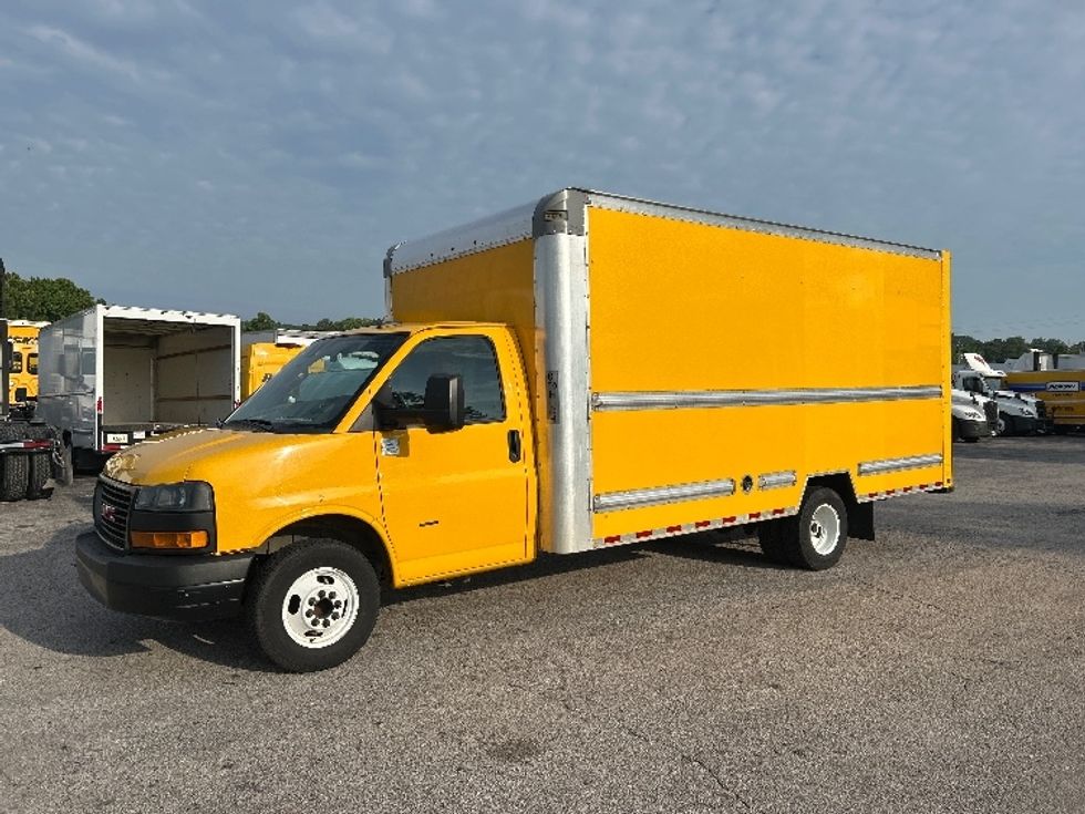 Light Duty Box Truck-Light and Medium Duty Trucks-GMC-2022-Savana G33903-Homewood-AL-86,297\n\t\tmiles-$ 30,500 - Image 3