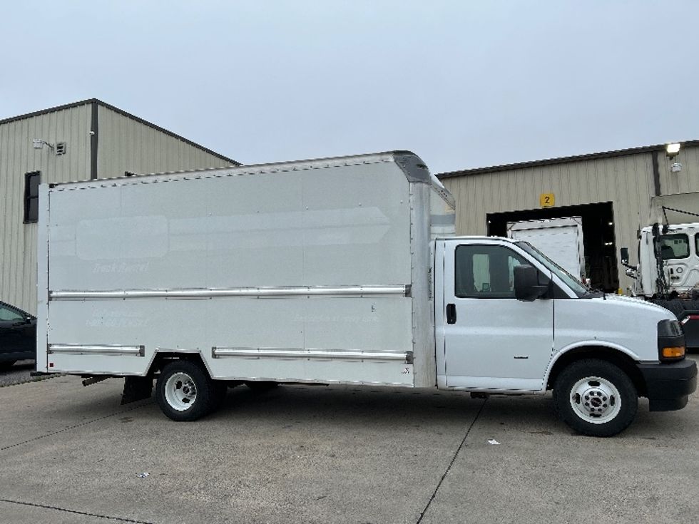 Light Duty Box Truck-Light and Medium Duty Trucks-GMC-2022-Savana G33903-Homewood-AL-95,407\n\t\tmiles-$ 31,500 - Image 15
