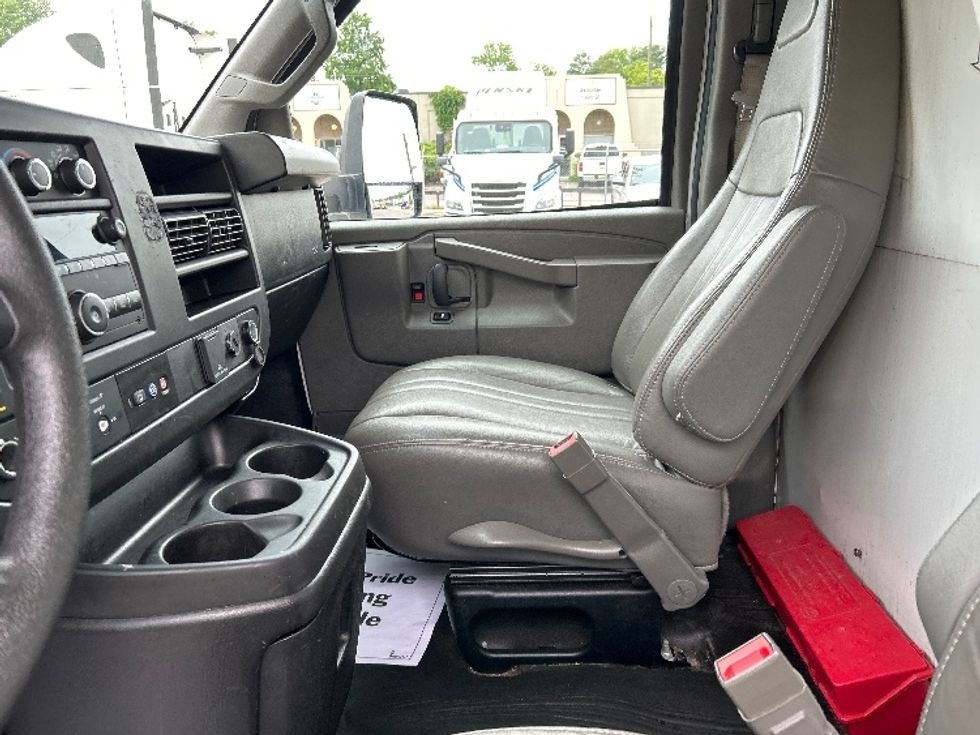 Light Duty Box Truck-Light and Medium Duty Trucks-GMC-2022-Savana G33903-Homewood-AL-95,407\n\t\tmiles-$ 31,500 - Image 19
